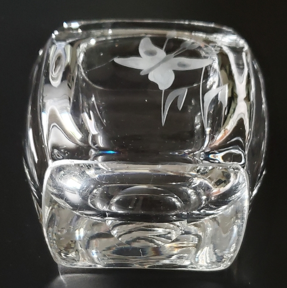 5 1/2" Tall Crystal Butterfly 🦋 Vase - Picture 3 of 13